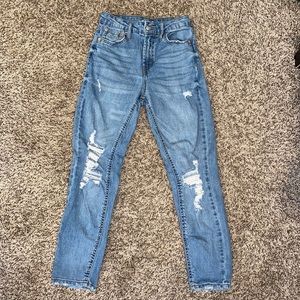 Women’s high rise mom jean